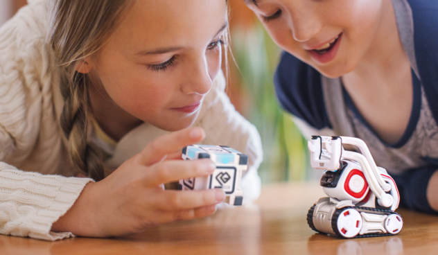 Meet Cozmo Life